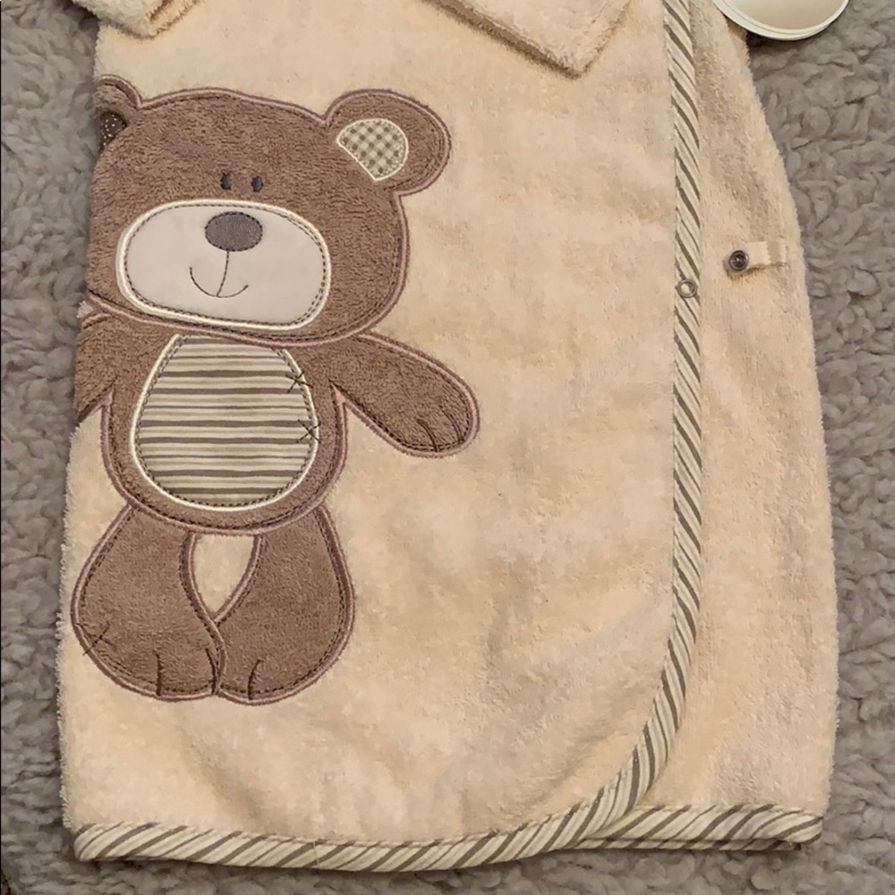Babies R Us - Hooded Bath Robe - Bear Design 🐻 - Picture 2 of 3